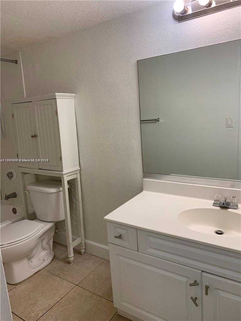 Small Image of 4810 NORTH WEST 79TH AVE #108, Doral Number 11