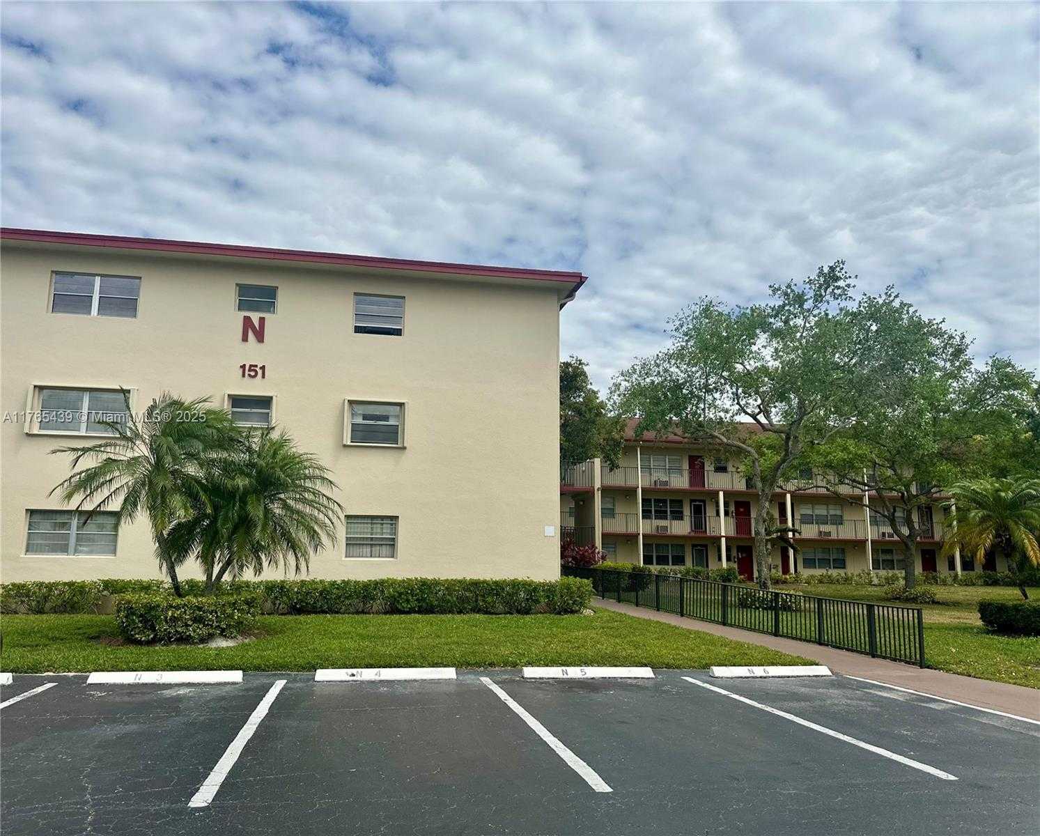 Small Image of 151 SOUTH WEST 134TH WAY #107N, Pembroke Pines Number 5