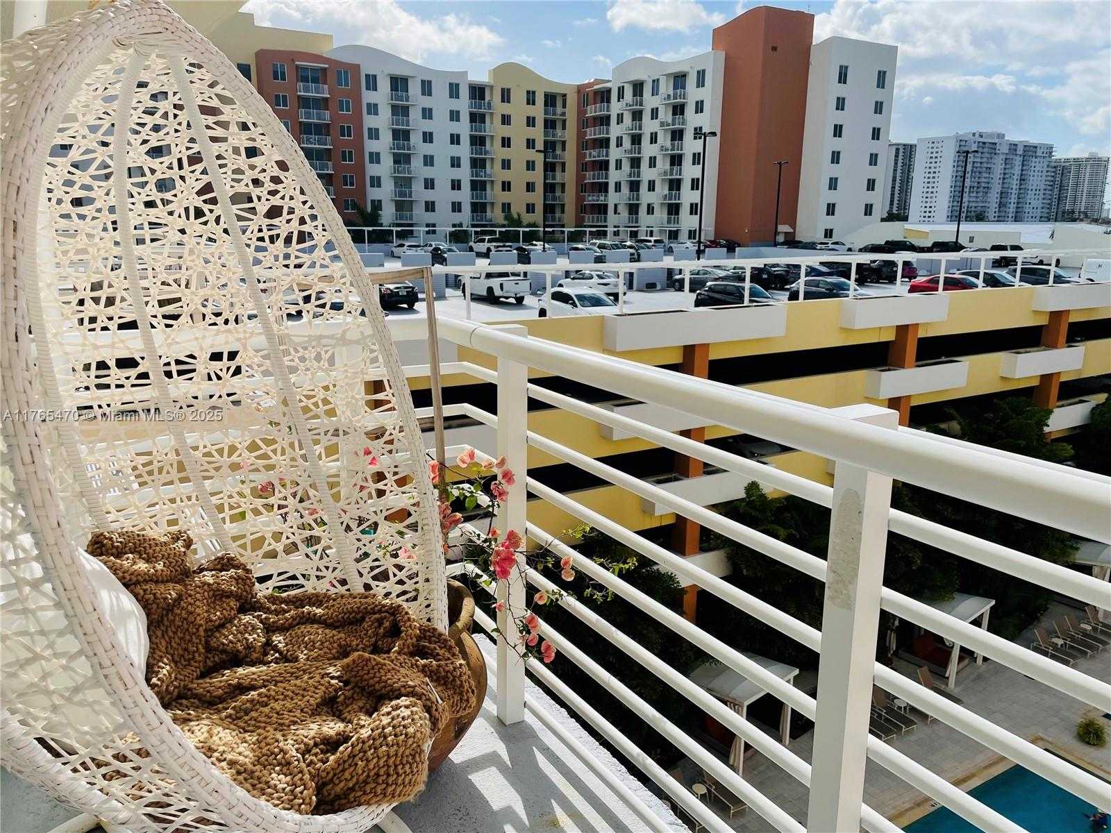 Small Image of 2775 NORTH EAST 187TH ST #628, Aventura Number 2