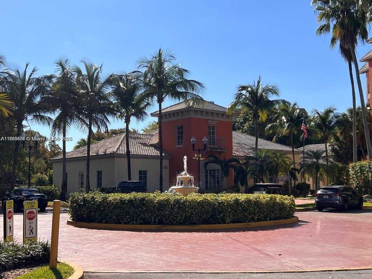 Small Image of 8343 LAKE DR #207, Doral Number 12