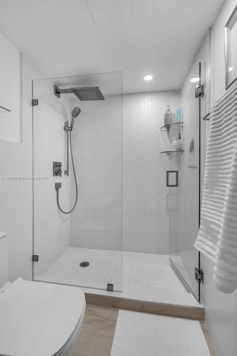 Small Image of 1904 SOUTH OCEAN DR #801, Hallandale Beach Number 13