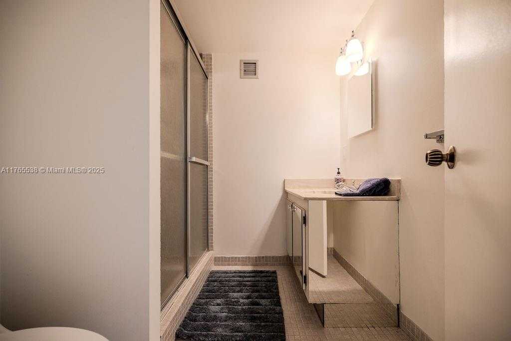 Small Image of 2751 SOUTH OCEAN DR #208S, Hollywood Number 29