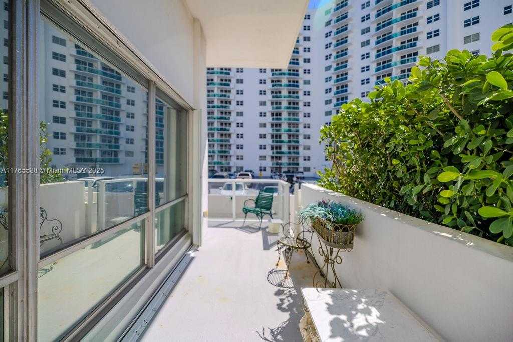 Small Image of 2751 SOUTH OCEAN DR #208S, Hollywood Number 30