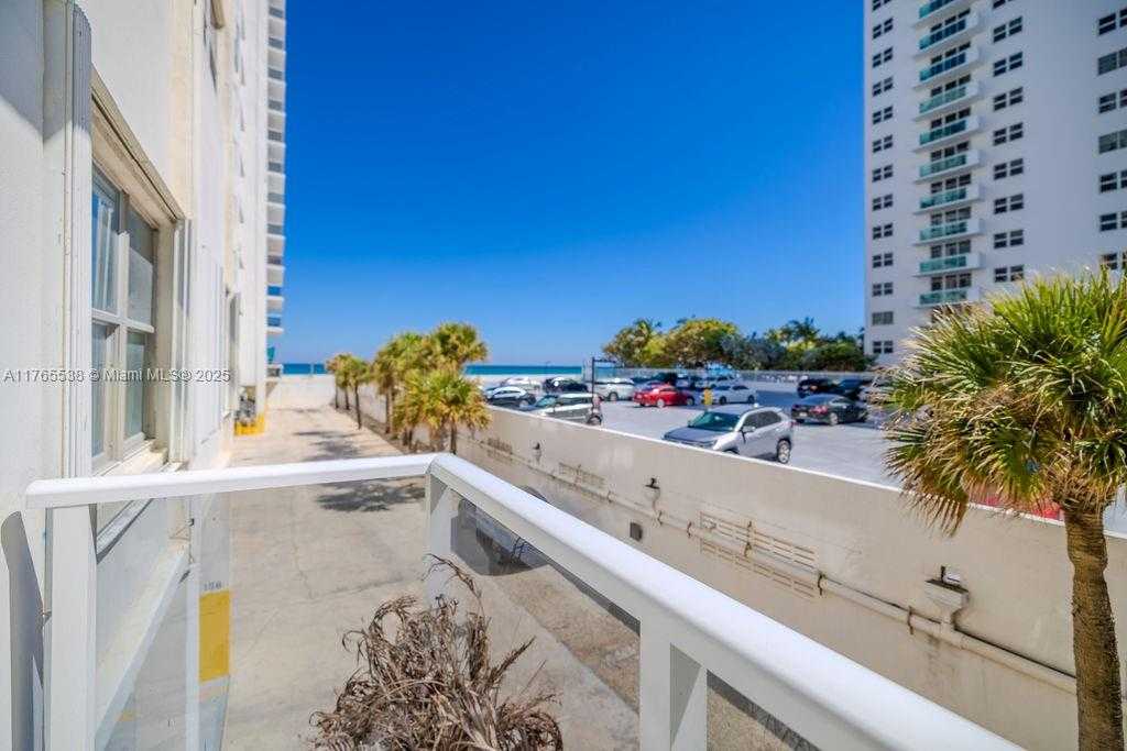 Small Image of 2751 SOUTH OCEAN DR #208S, Hollywood Number 31