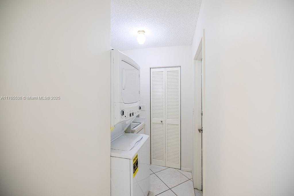 Small Image of 2751 SOUTH OCEAN DR #208S, Hollywood Number 6
