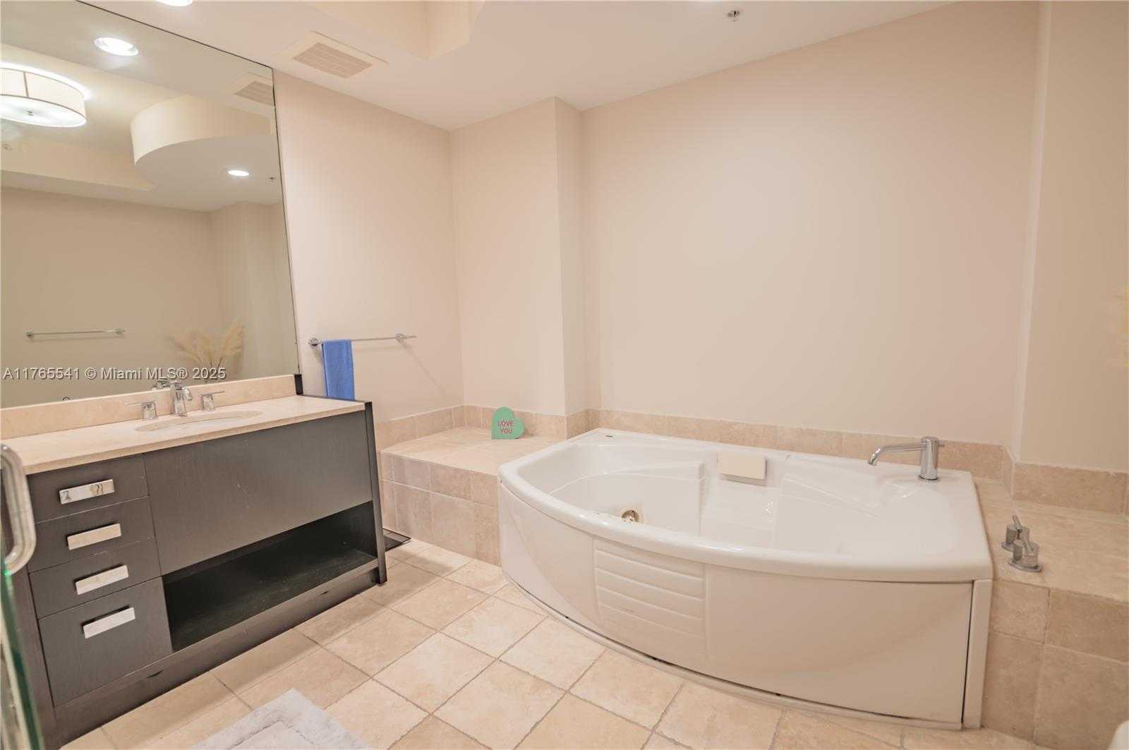 Small Image of 18201 COLLINS AVE #506, Sunny Isles Beach Number 26