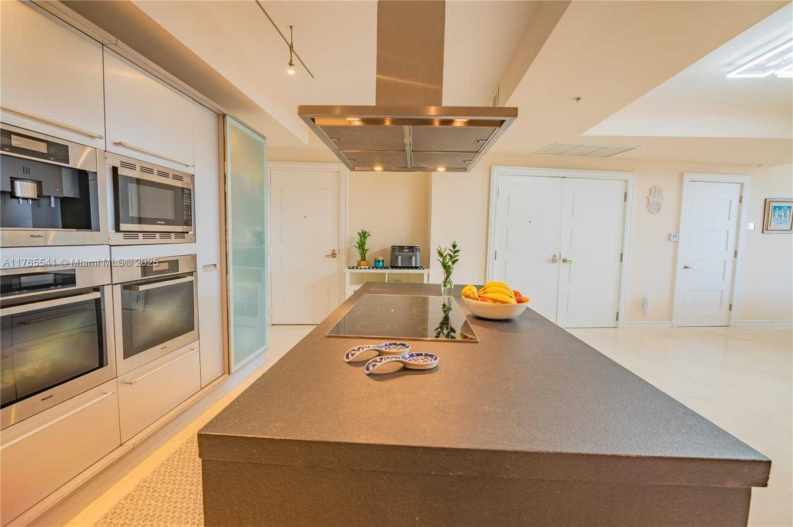 Small Image of 18201 COLLINS AVE #506, Sunny Isles Beach Number 4