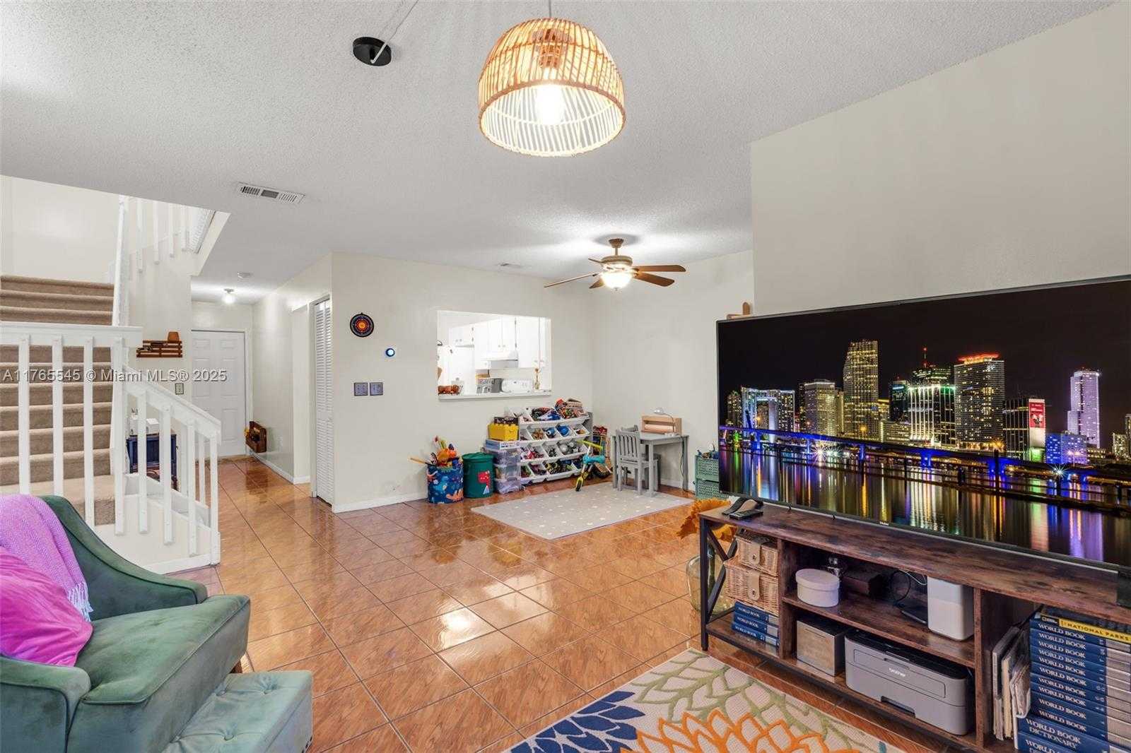 Small Image of 1652 N 14th Terrace, Hollywood, FL 33020, USA Number 12