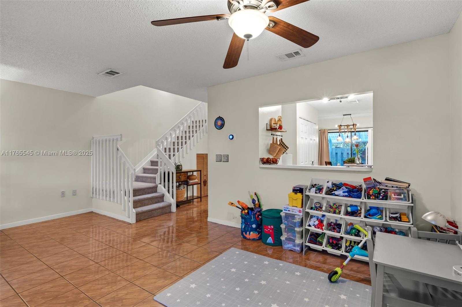 Small Image of 1652 N 14th Terrace, Hollywood, FL 33020, USA Number 14