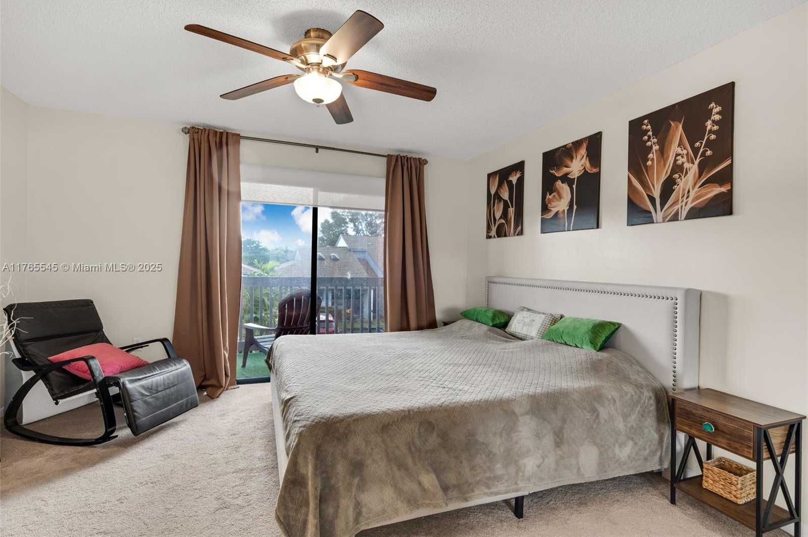 Small Image of 1652 N 14th Terrace, Hollywood, FL 33020, USA Number 15