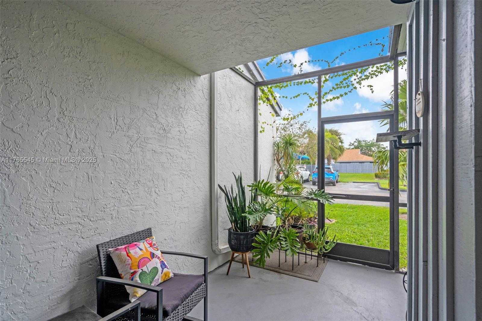 Small Image of 1652 N 14th Terrace, Hollywood, FL 33020, USA Number 18