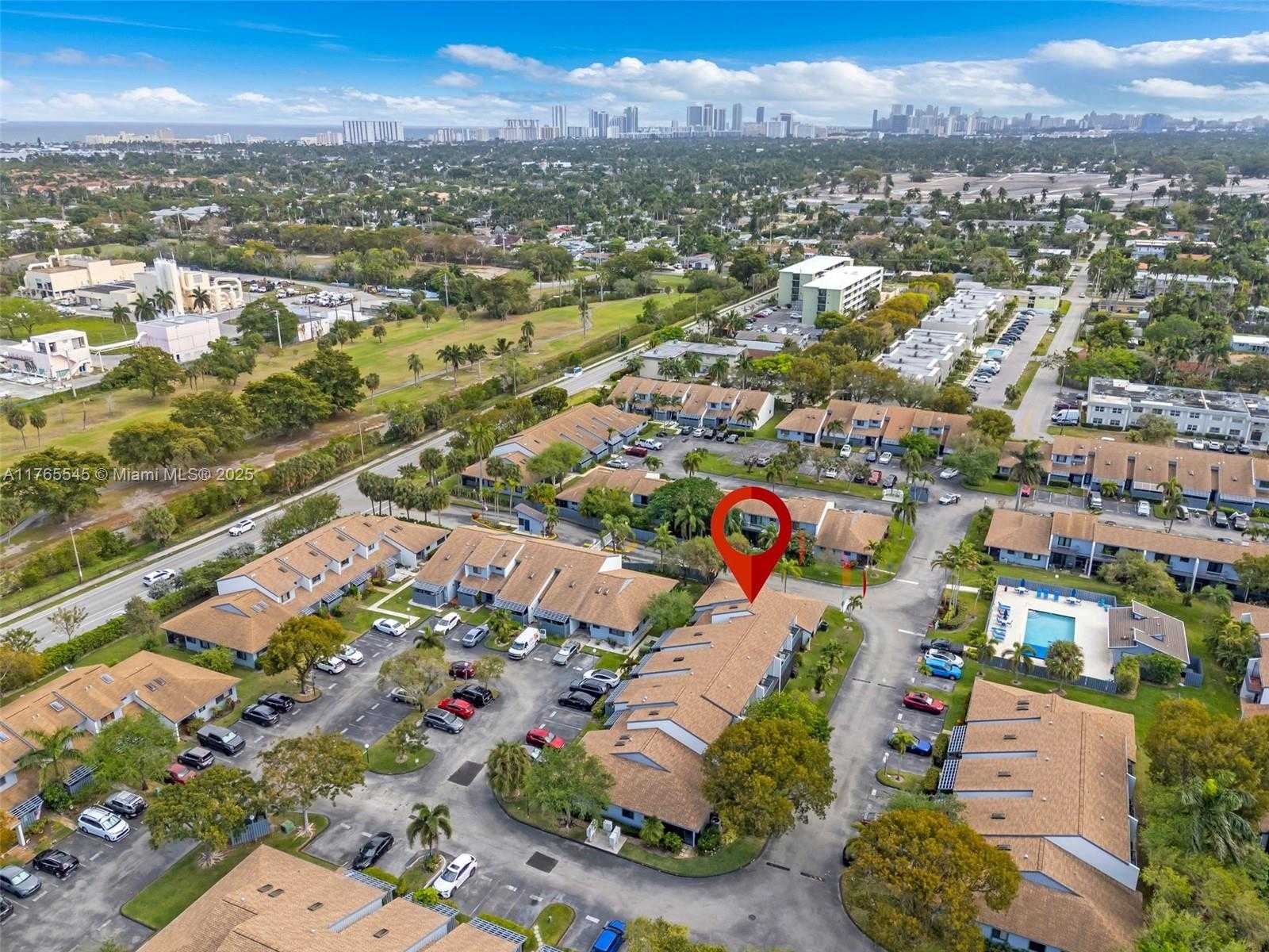 Small Image of 1652 N 14th Terrace, Hollywood, FL 33020, USA Number 21