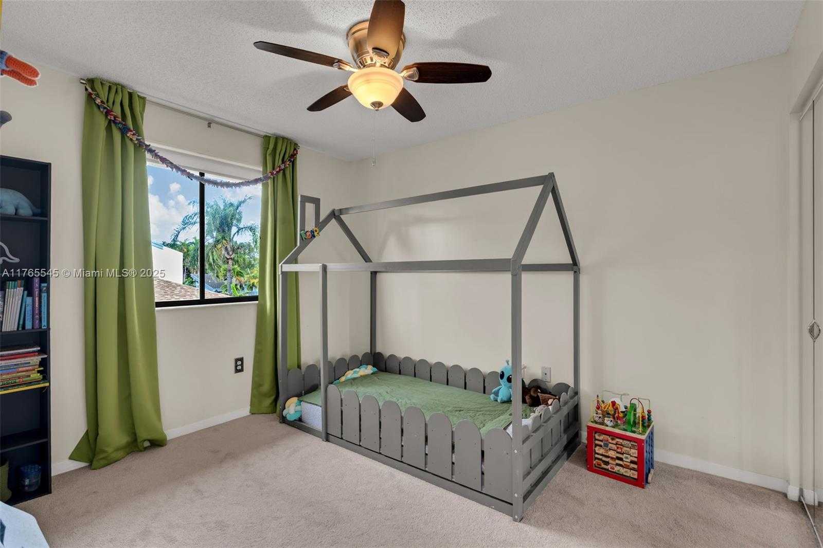 Small Image of 1652 N 14th Terrace, Hollywood, FL 33020, USA Number 29