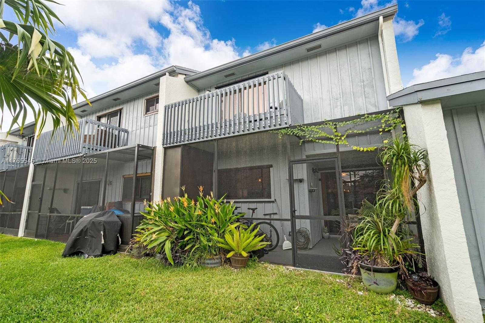 Small Image of 1652 N 14th Terrace, Hollywood, FL 33020, USA Number 32