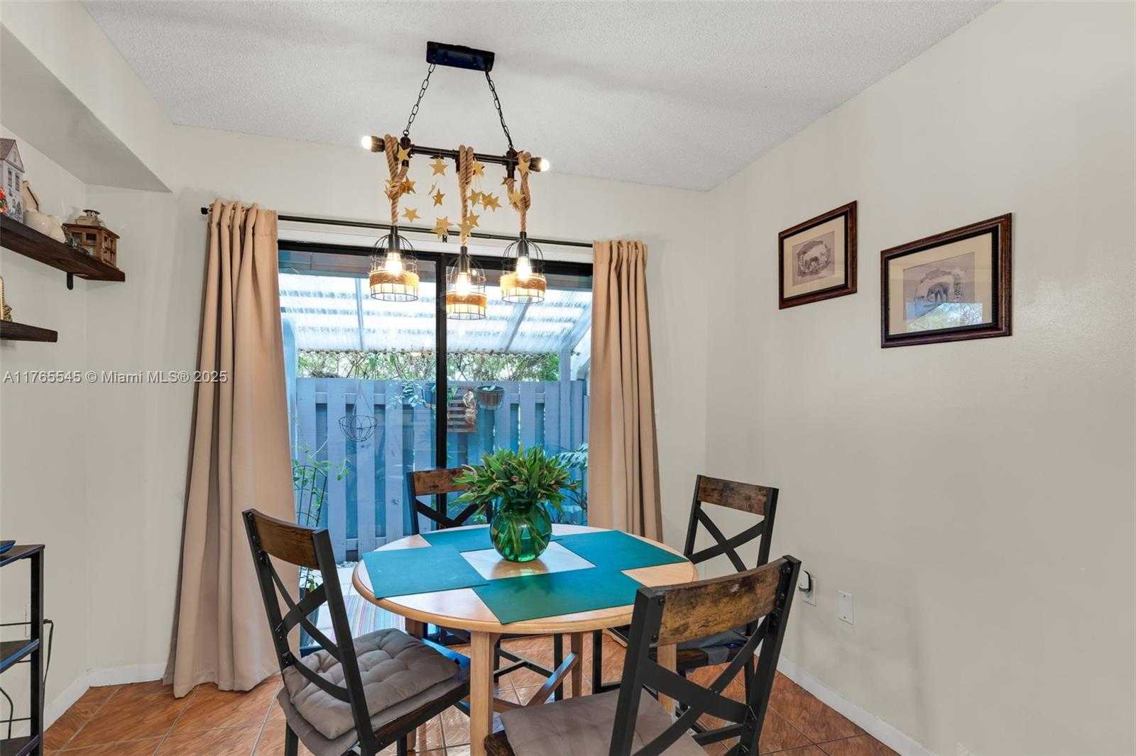 Small Image of 1652 N 14th Terrace, Hollywood, FL 33020, USA Number 6