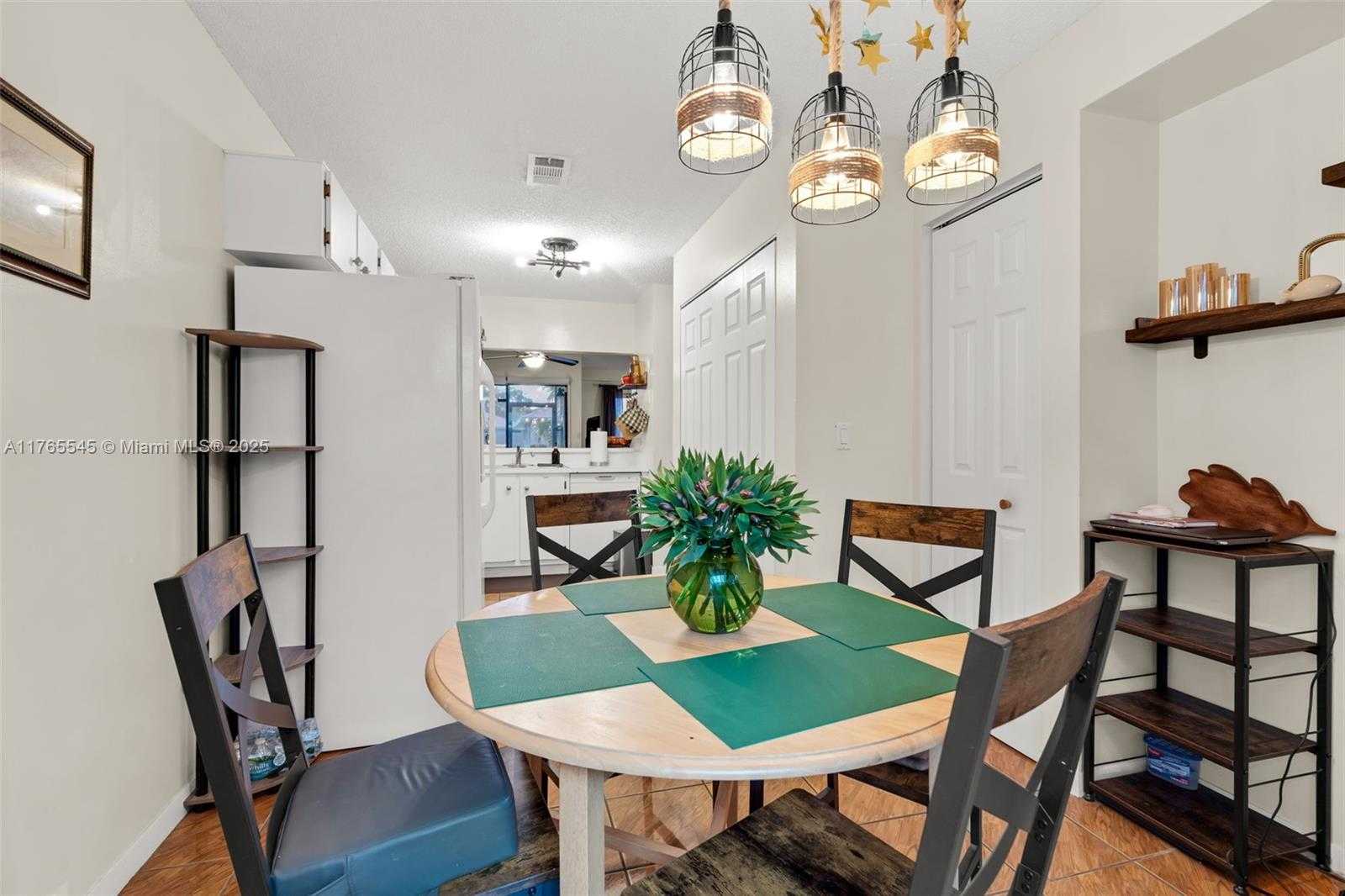 Small Image of 1652 N 14th Terrace, Hollywood, FL 33020, USA Number 7