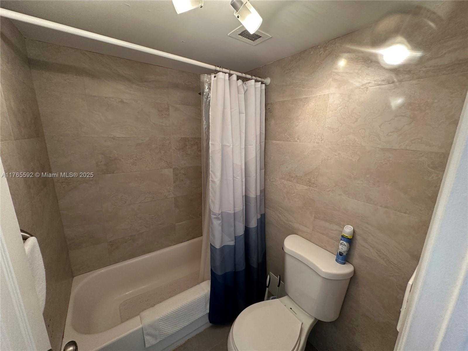 Small Image of 500 BAYVIEW DR #1725, Sunny Isles Beach Number 21