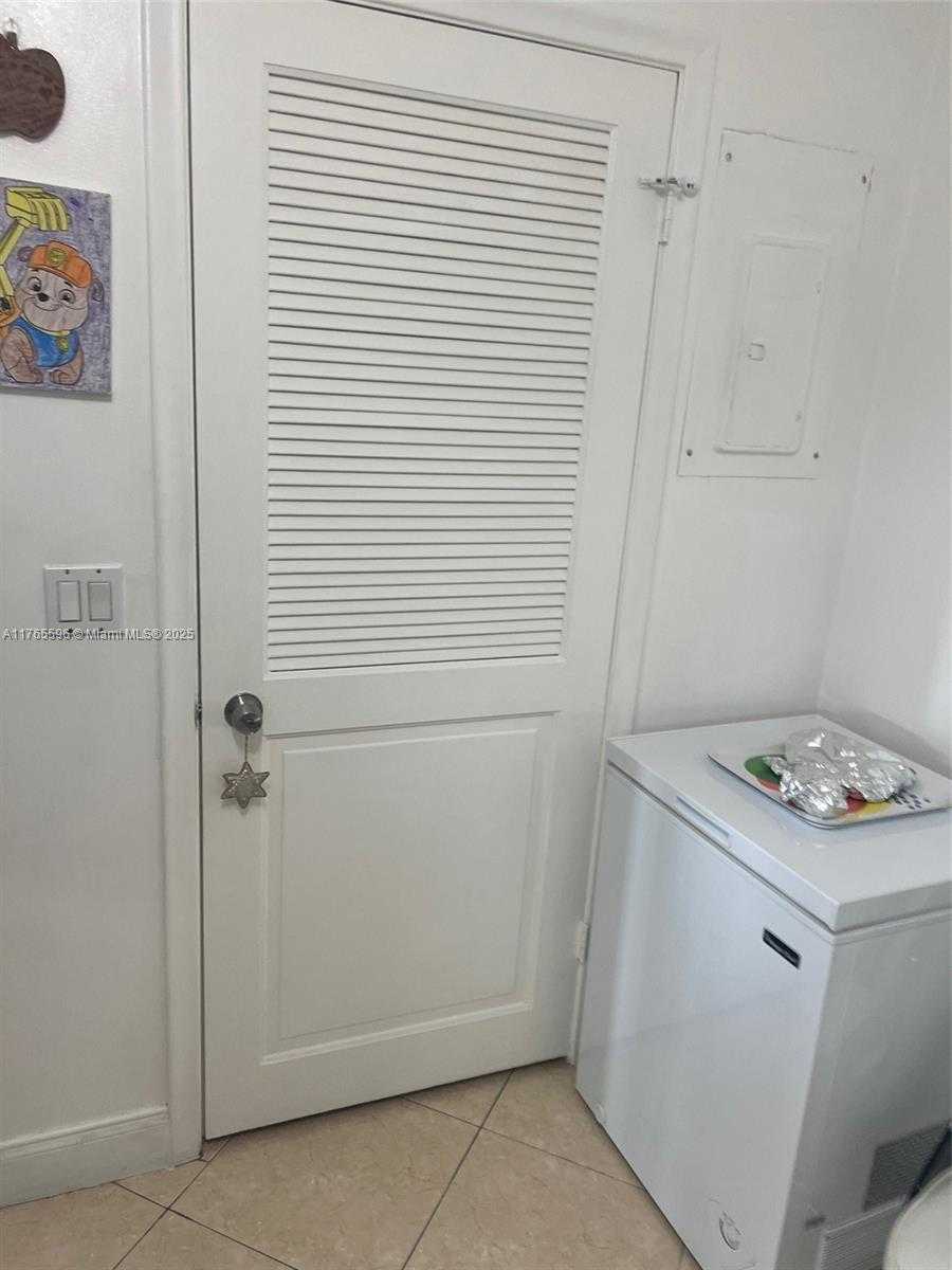 Small Image of 9801 COLLINS AVE #8M, Bal Harbour Number 4
