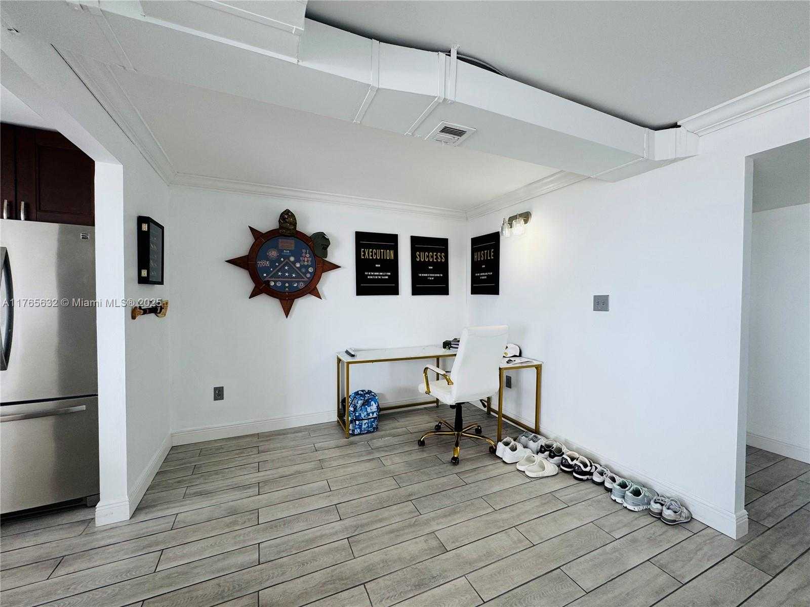 Small Image of 18031 BISCAYNE BLVD #1001, Aventura Number 11