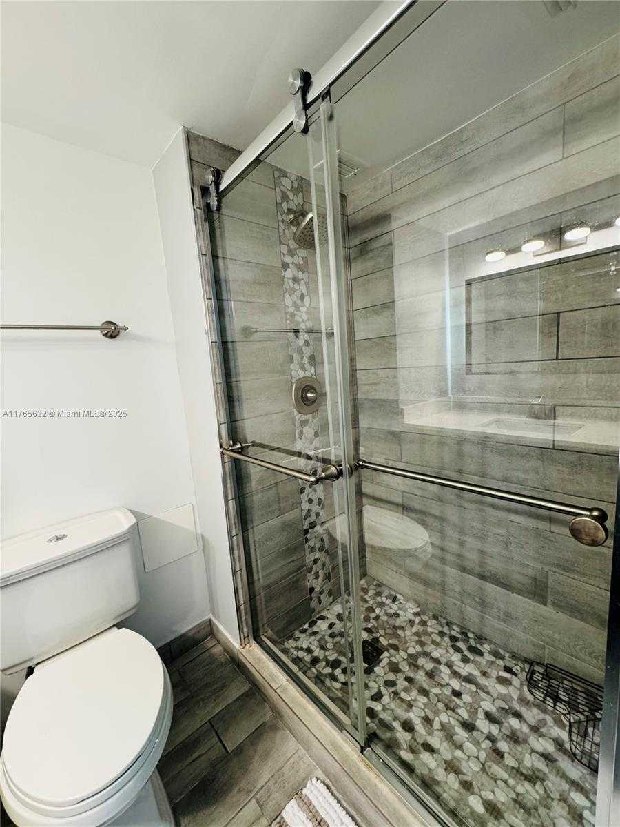Small Image of 18031 BISCAYNE BLVD #1001, Aventura Number 14