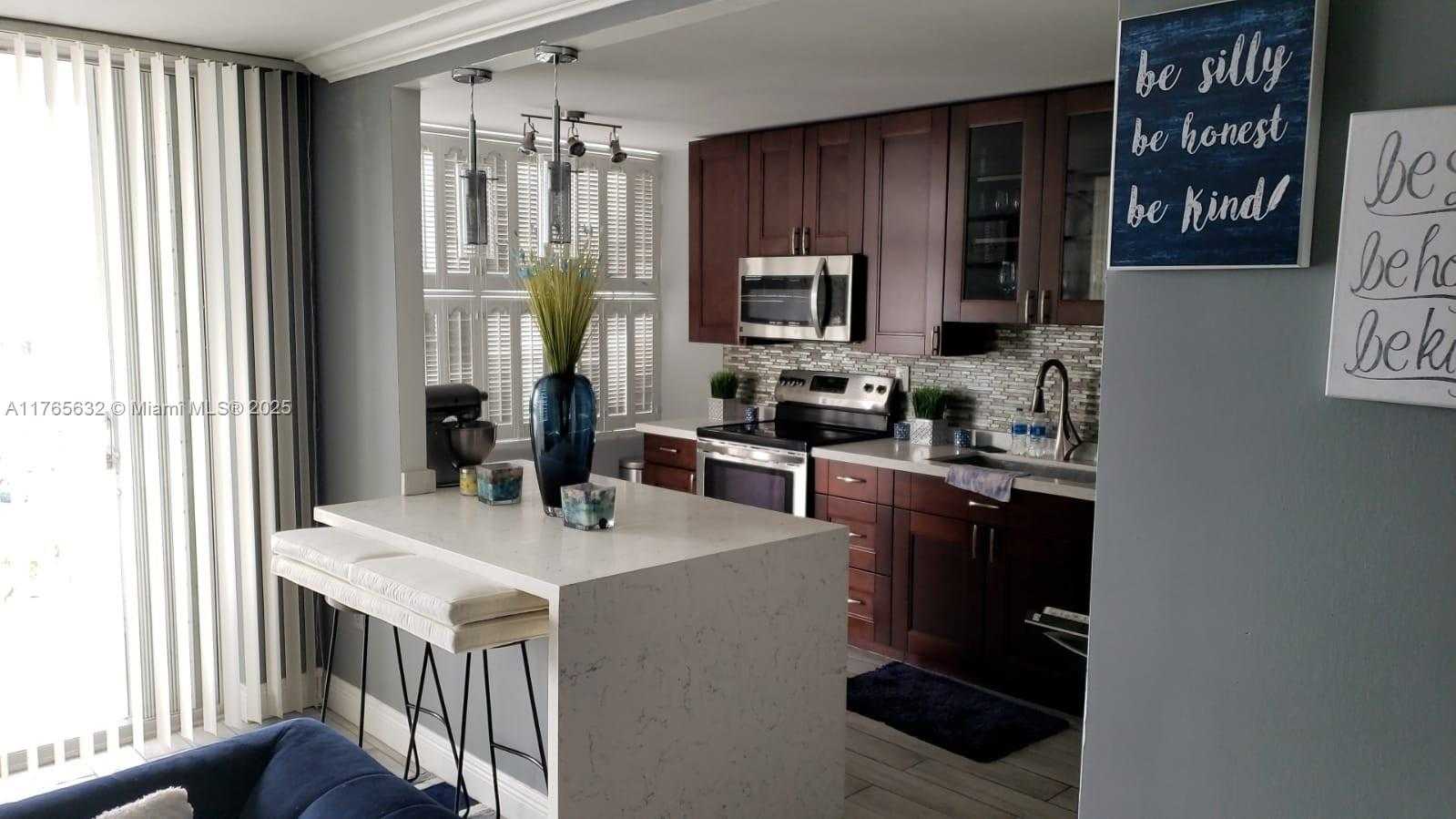 Small Image of 18031 BISCAYNE BLVD #1001, Aventura Number 2