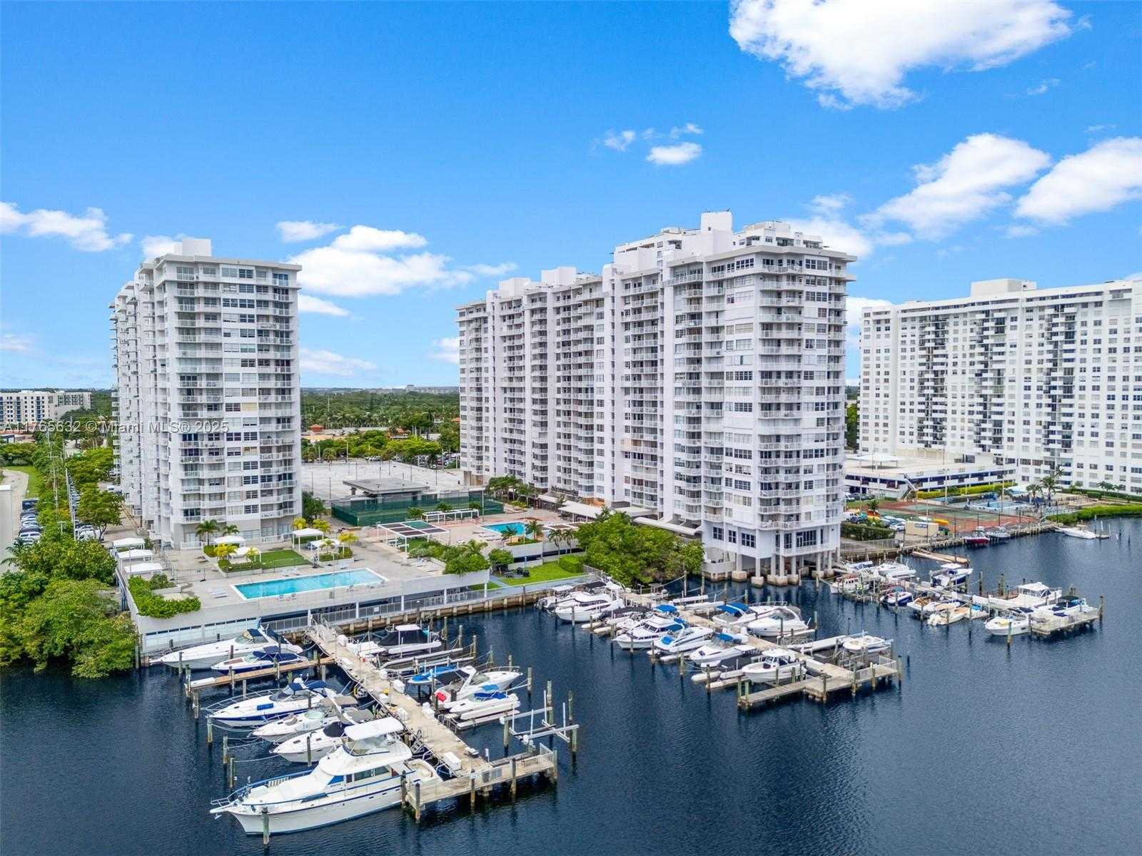 Small Image of 18031 BISCAYNE BLVD #1001, Aventura Number 23
