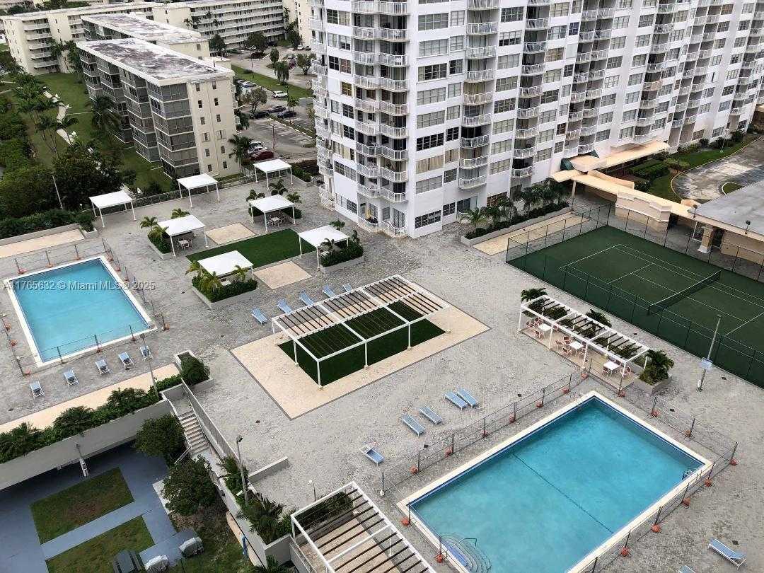 Small Image of 18031 BISCAYNE BLVD #1001, Aventura Number 26