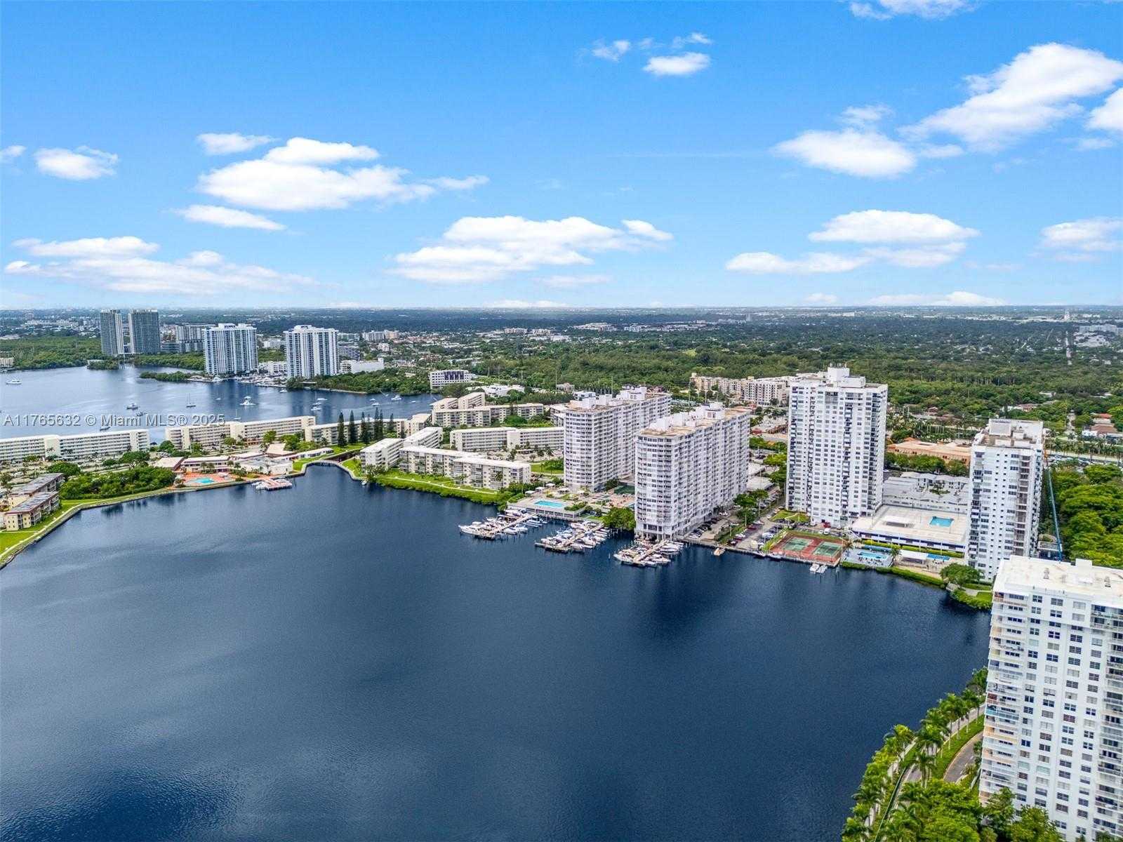 Small Image of 18031 BISCAYNE BLVD #1001, Aventura Number 29