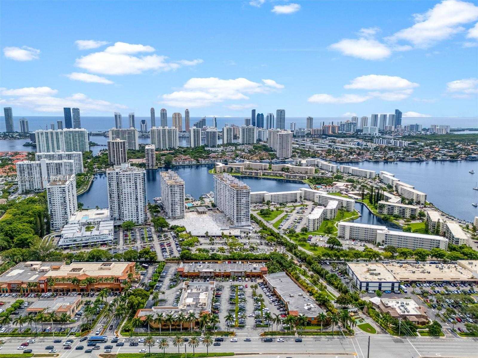 Small Image of 18031 BISCAYNE BLVD #1001, Aventura Number 31