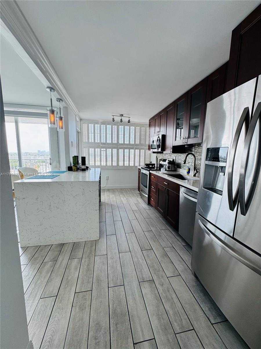 Small Image of 18031 BISCAYNE BLVD #1001, Aventura Number 34