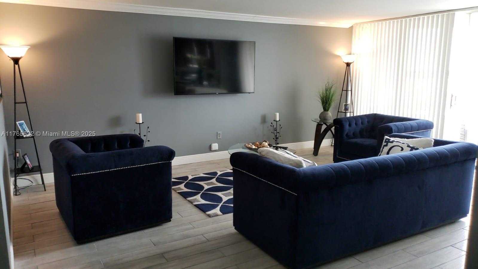 Small Image of 18031 BISCAYNE BLVD #1001, Aventura Number 4