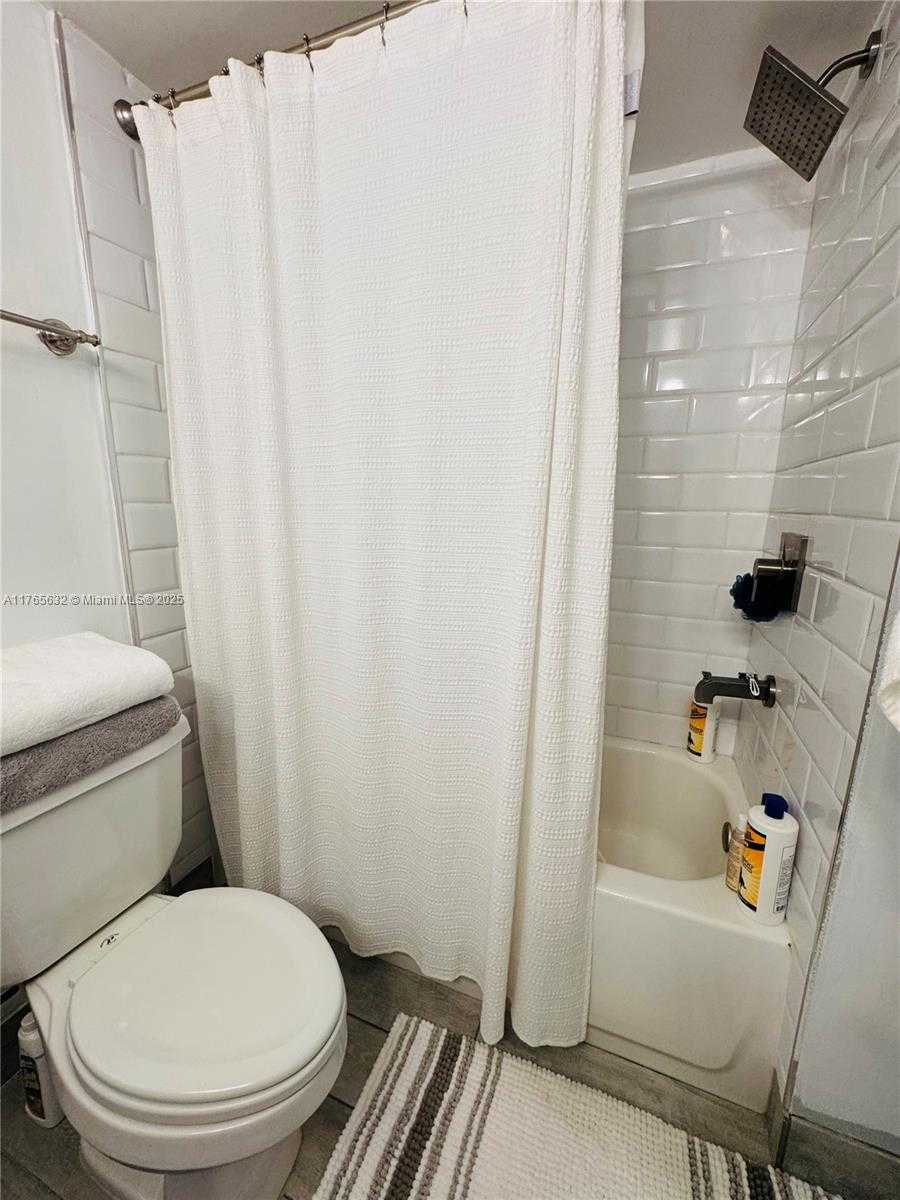 Small Image of 18031 BISCAYNE BLVD #1001, Aventura Number 50