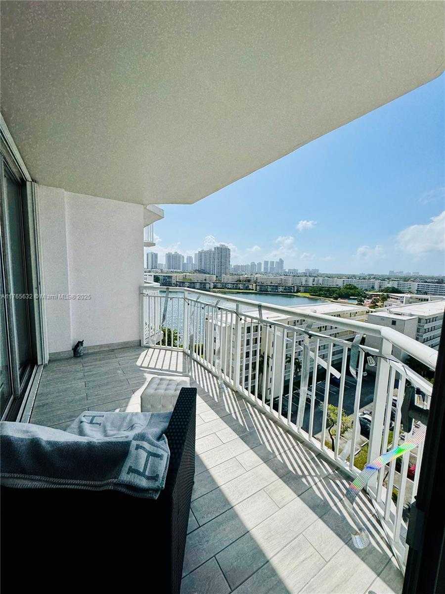 Small Image of 18031 BISCAYNE BLVD #1001, Aventura Number 55