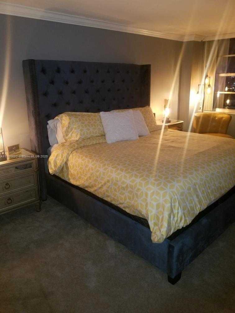 Small Image of 18031 BISCAYNE BLVD #1001, Aventura Number 9