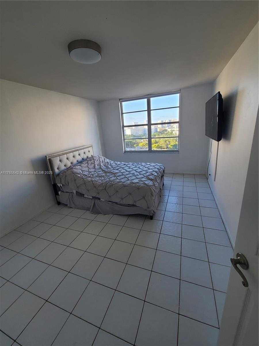 Small Image of 230 174TH ST #1404, Sunny Isles Beach Number 16