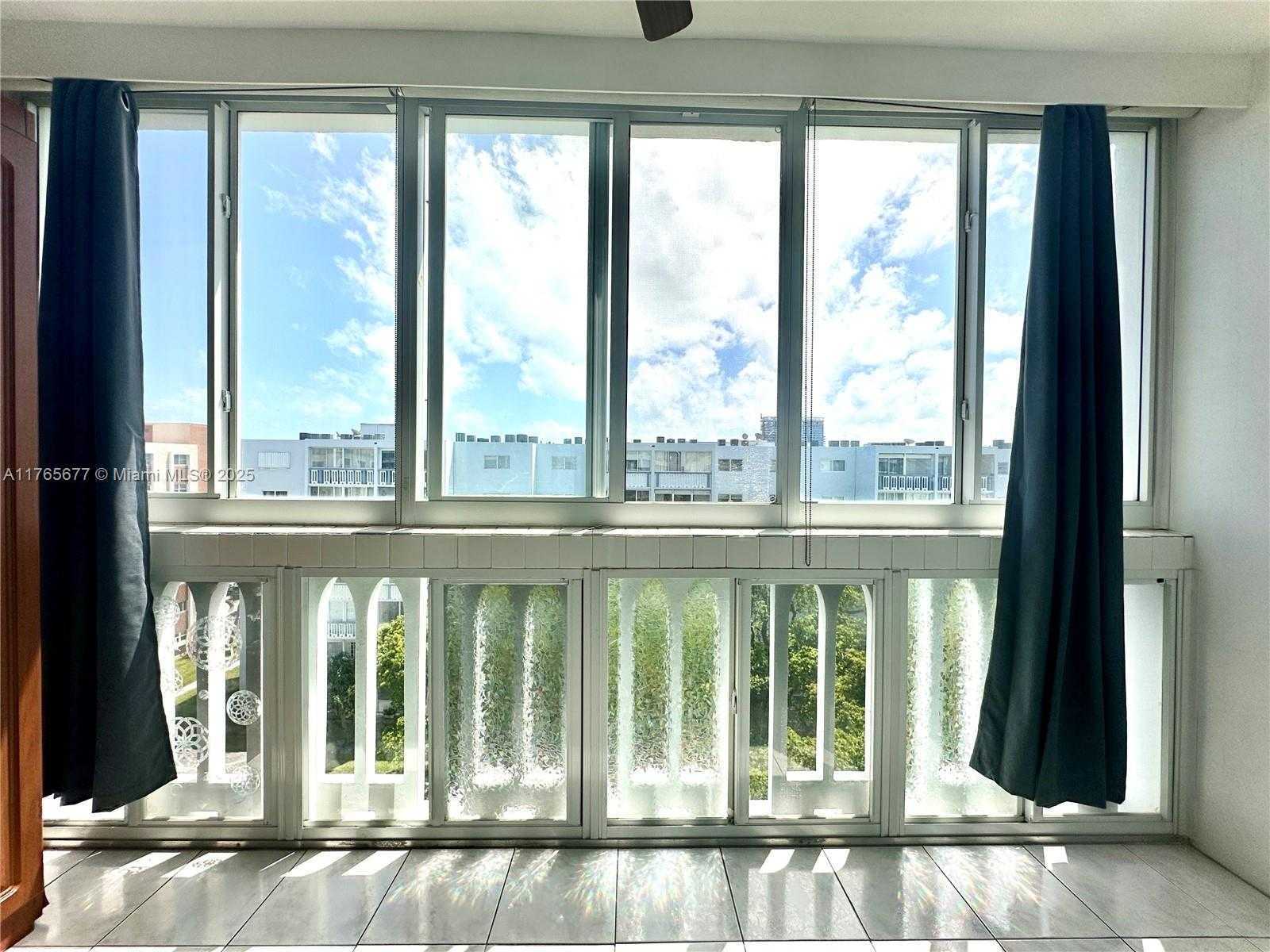 Small Image of 320 NORTH EAST 12 AVENUE #703, Hallandale Beach Number 23