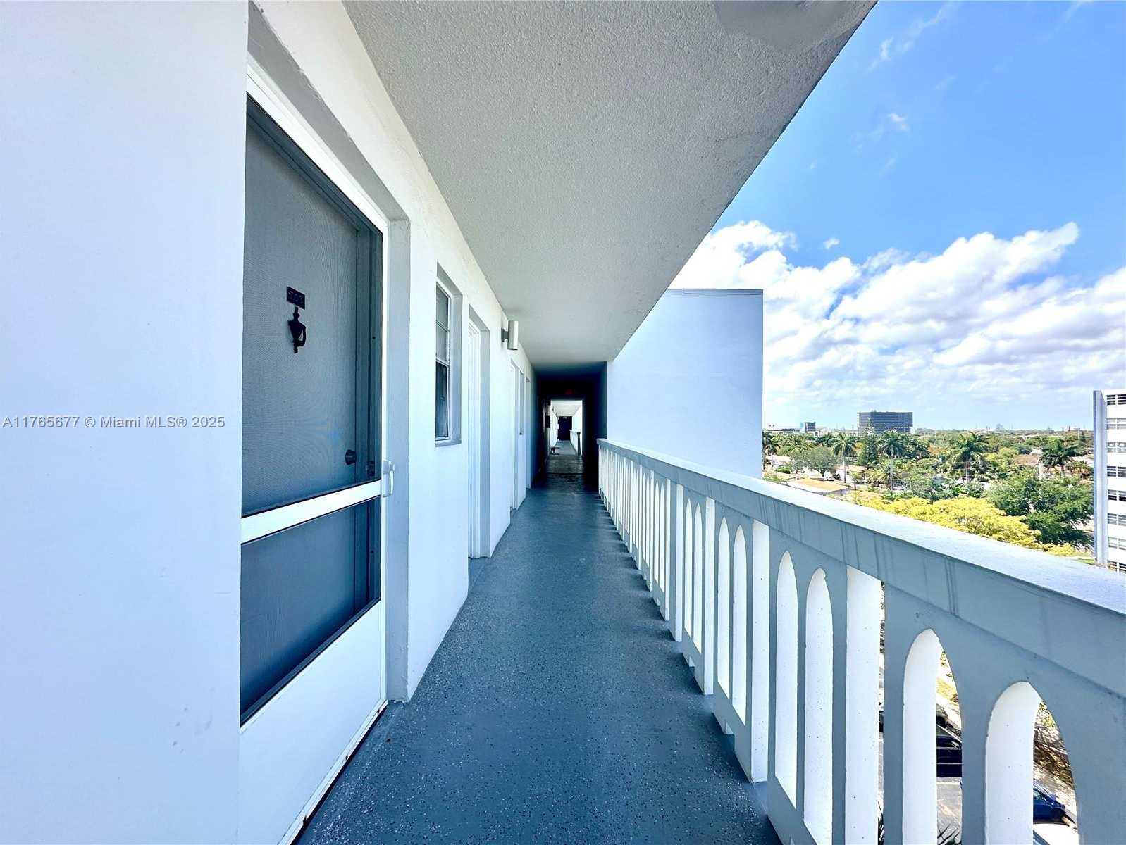 Small Image of 320 NORTH EAST 12 AVENUE #703, Hallandale Beach Number 27