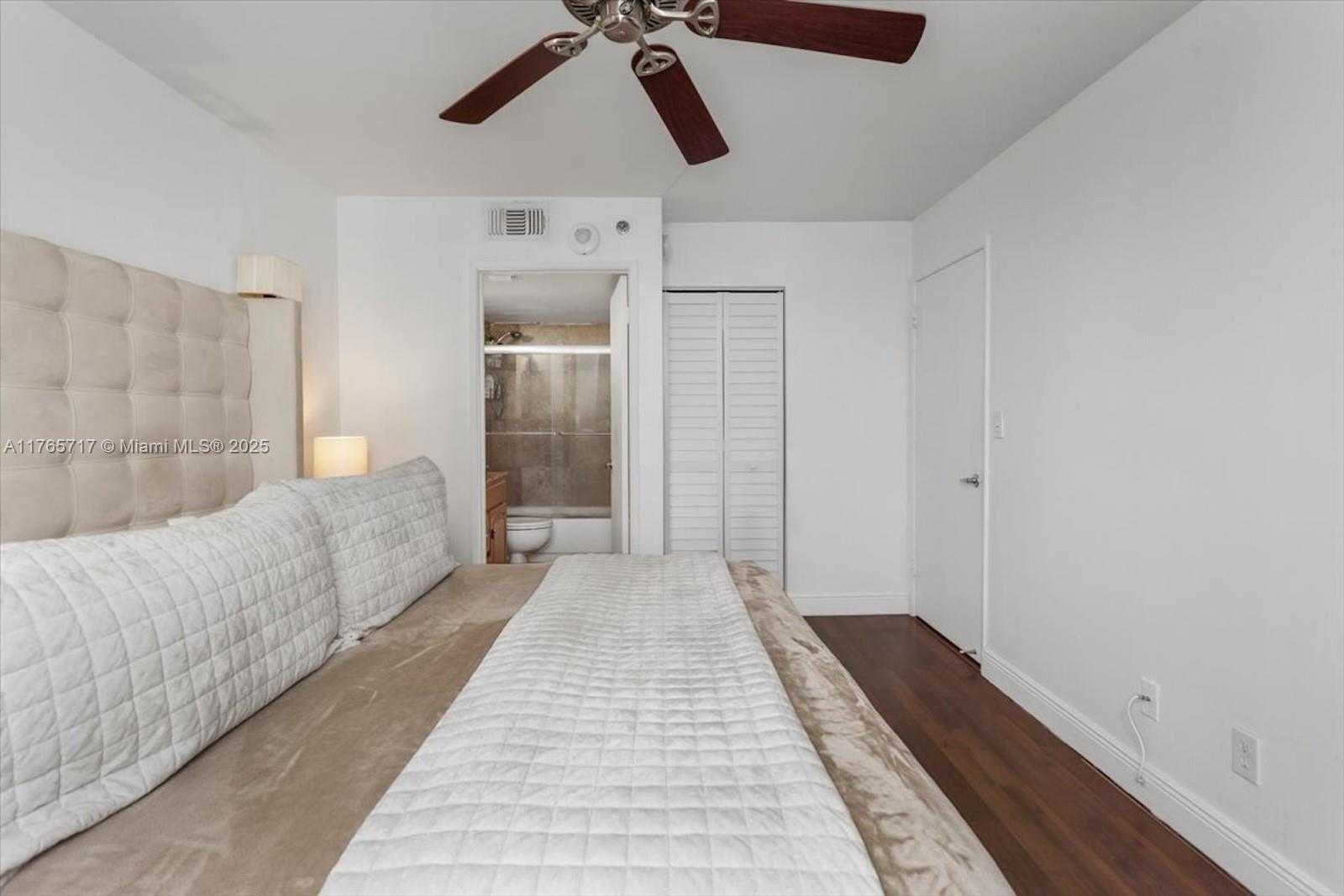Small Image of 770 CLAUGHTON ISLAND DR #1614, Miami Number 17