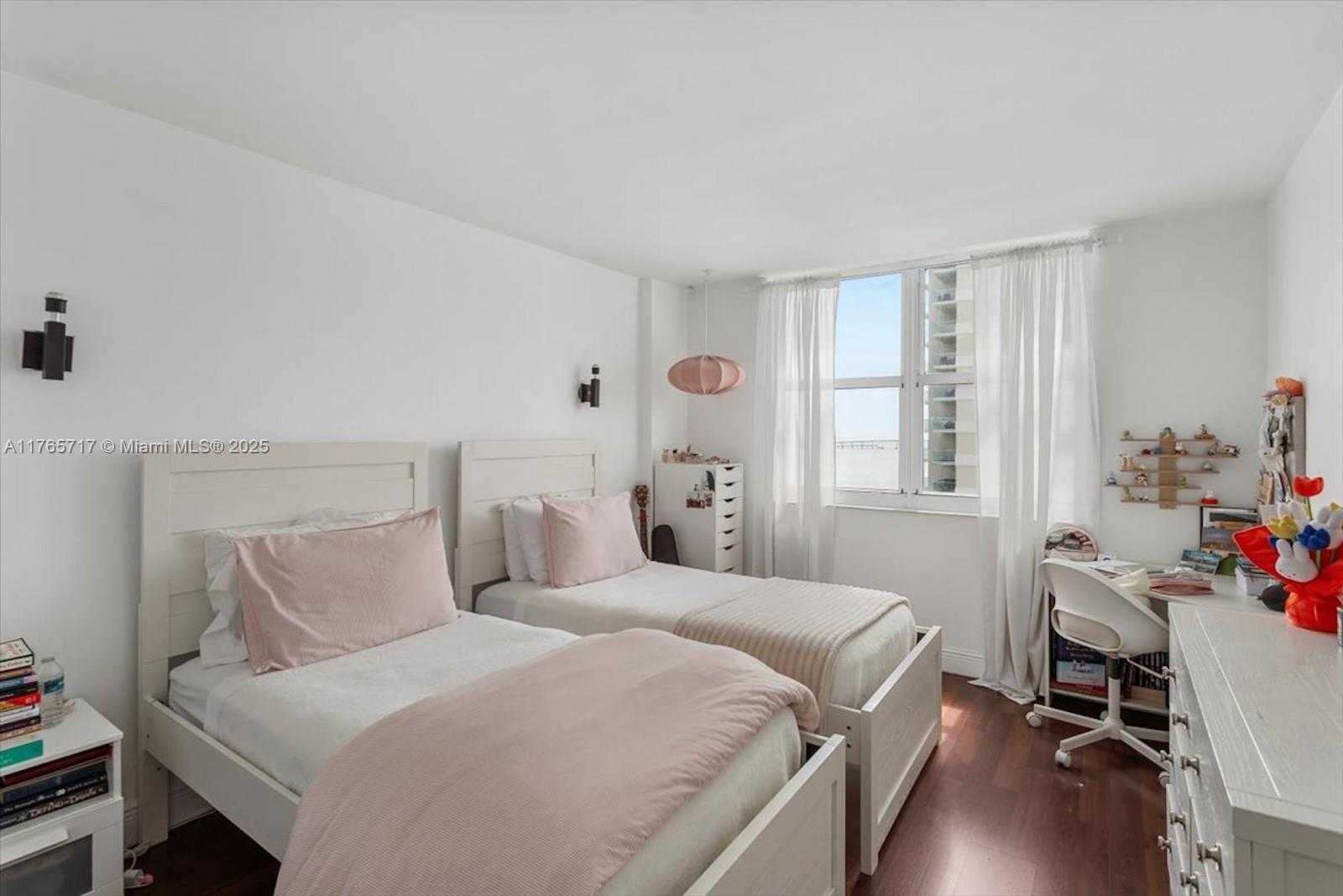 Small Image of 770 CLAUGHTON ISLAND DR #1614, Miami Number 19