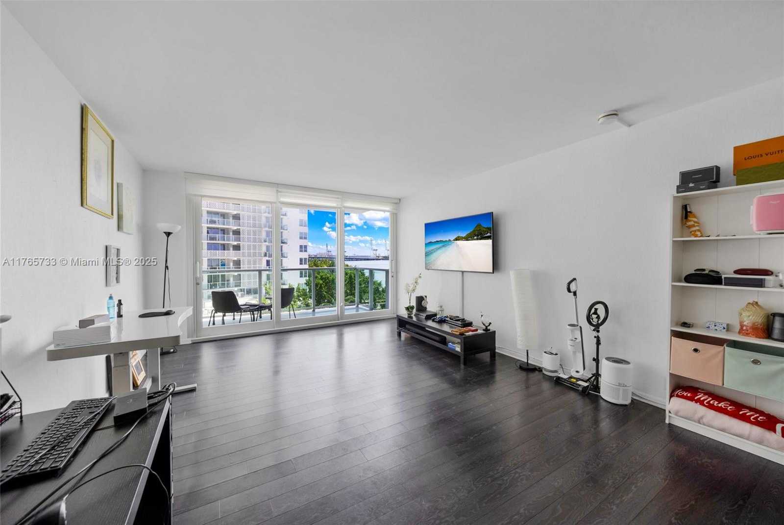 Small Image of 1000 WEST AVE #426, Miami Beach Number 2