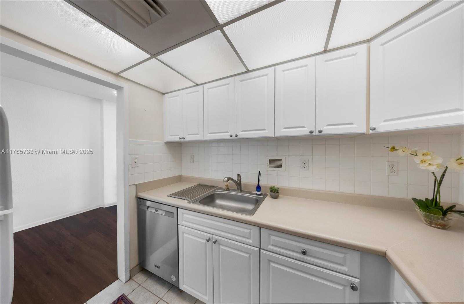 Small Image of 1000 WEST AVE #426, Miami Beach Number 25