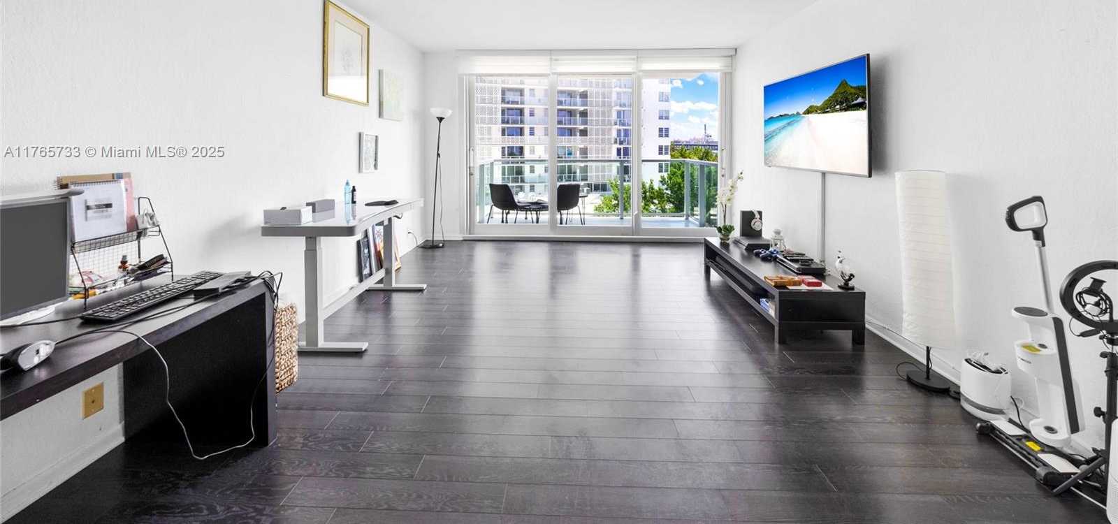 Small Image of 1000 WEST AVE #426, Miami Beach Number 3