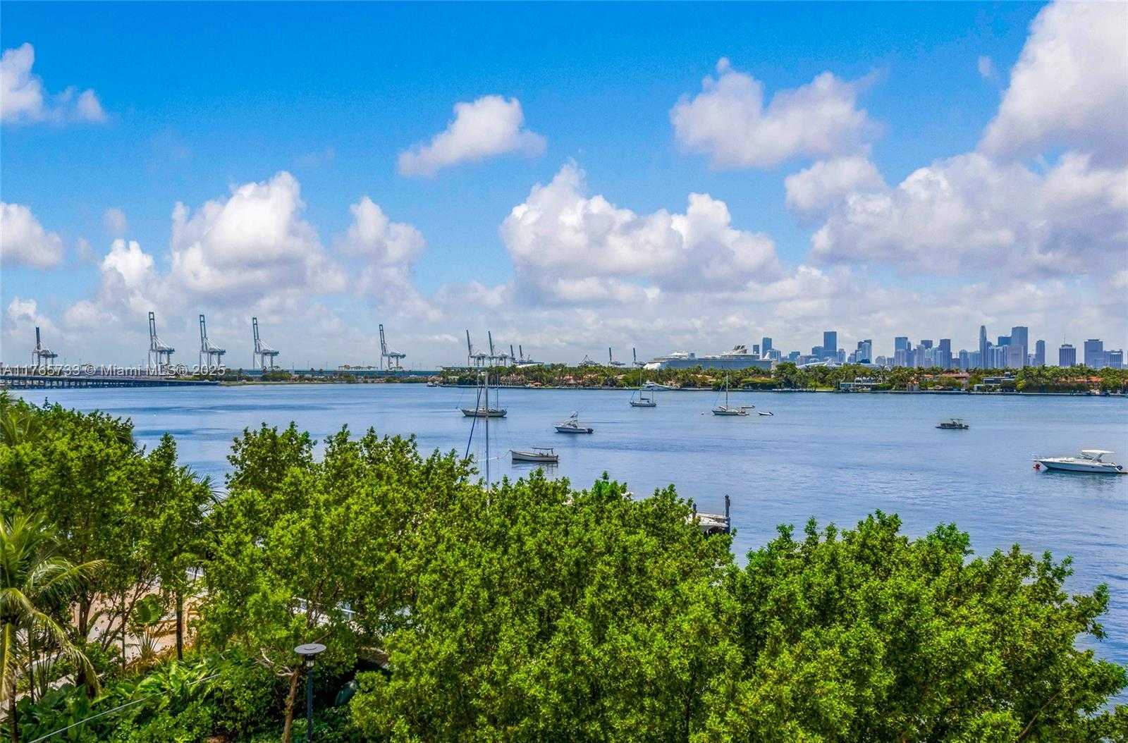 Small Image of 1000 WEST AVE #426, Miami Beach Number 30