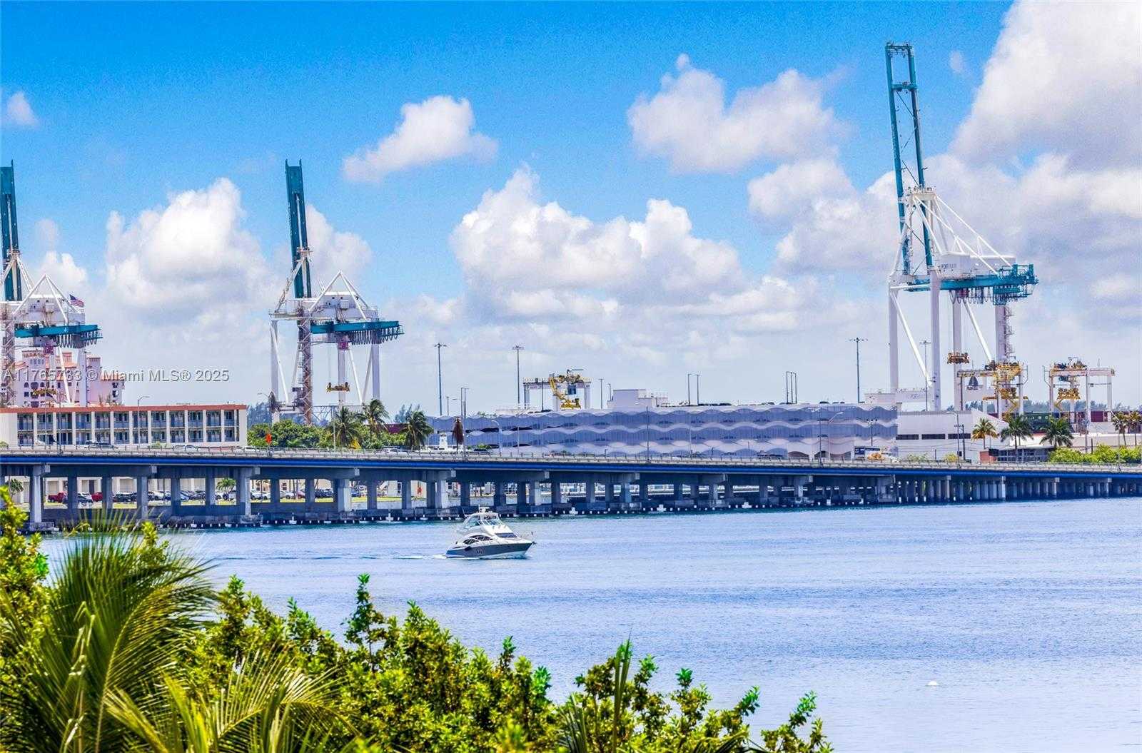 Small Image of 1000 WEST AVE #426, Miami Beach Number 34