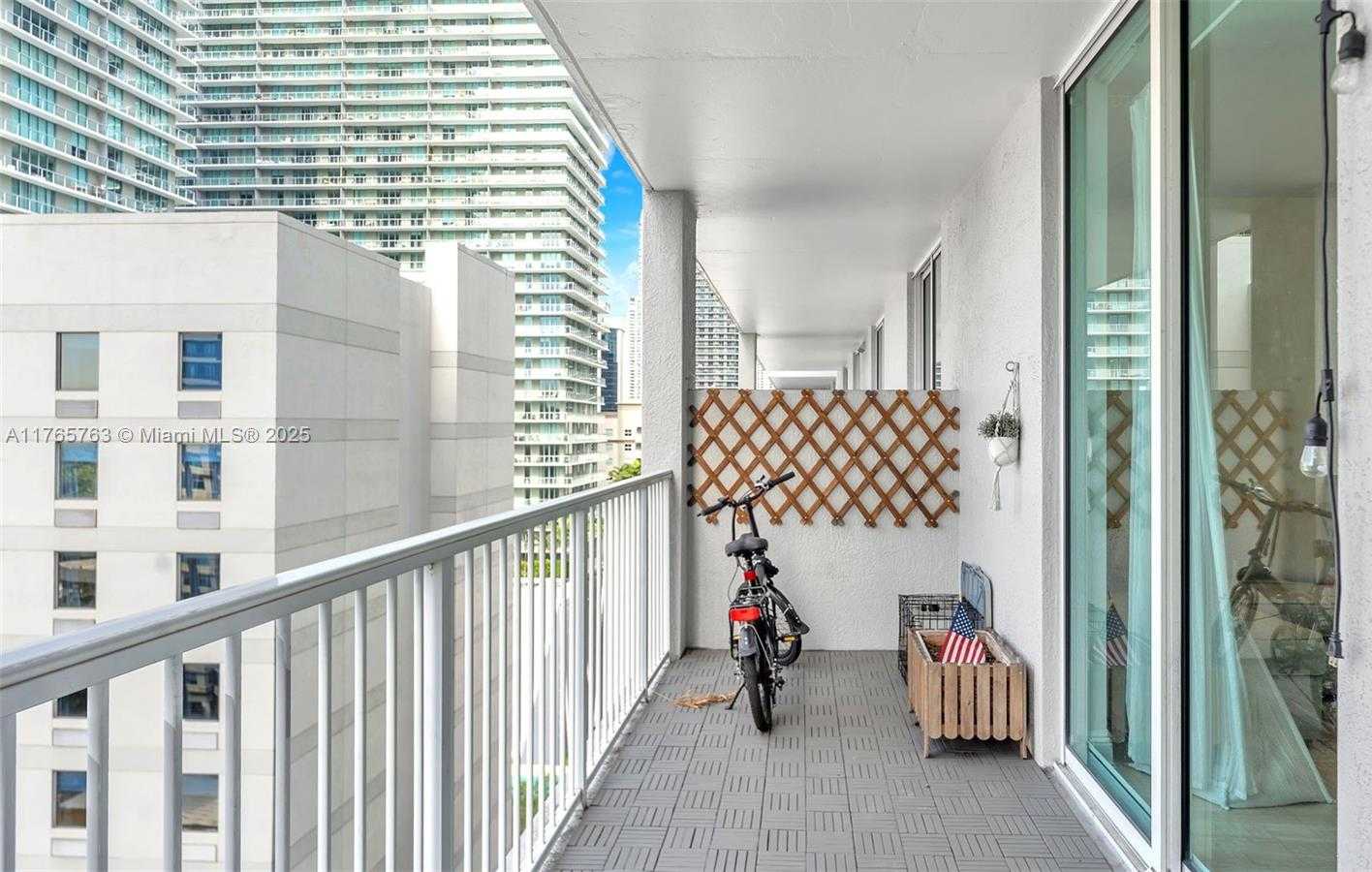 Small Image of 1250 SOUTH MIAMI AVE #1307, Miami Number 9