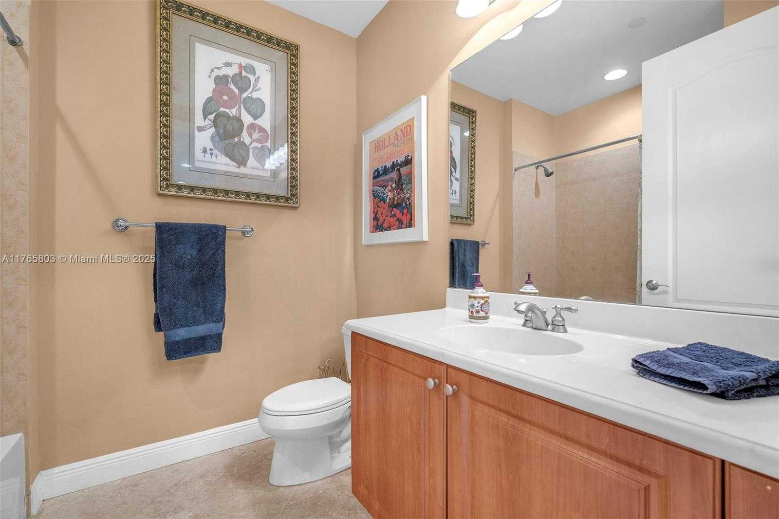 Small Image of 616 NE Venezia Ln, Boca Raton, FL 33487, USA Number 10