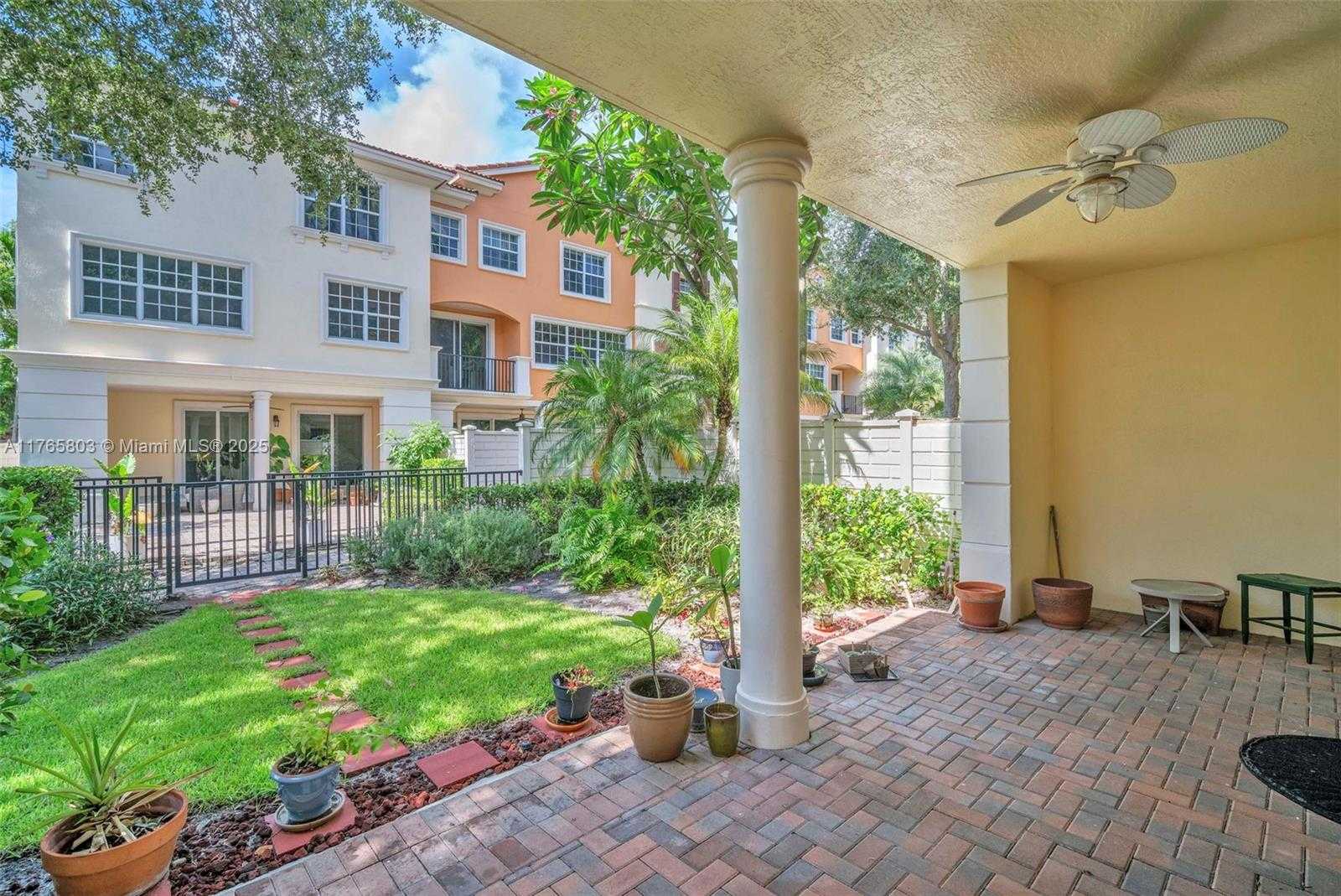 Small Image of 616 NE Venezia Ln, Boca Raton, FL 33487, USA Number 13