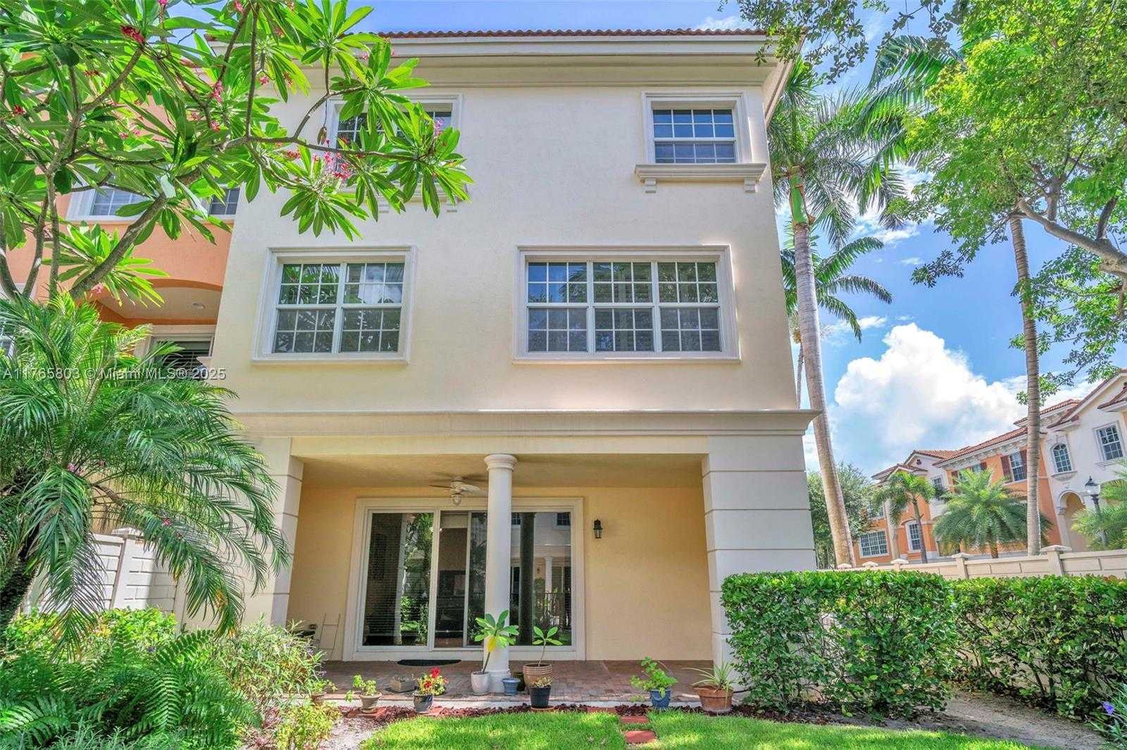 Small Image of 616 NE Venezia Ln, Boca Raton, FL 33487, USA Number 15