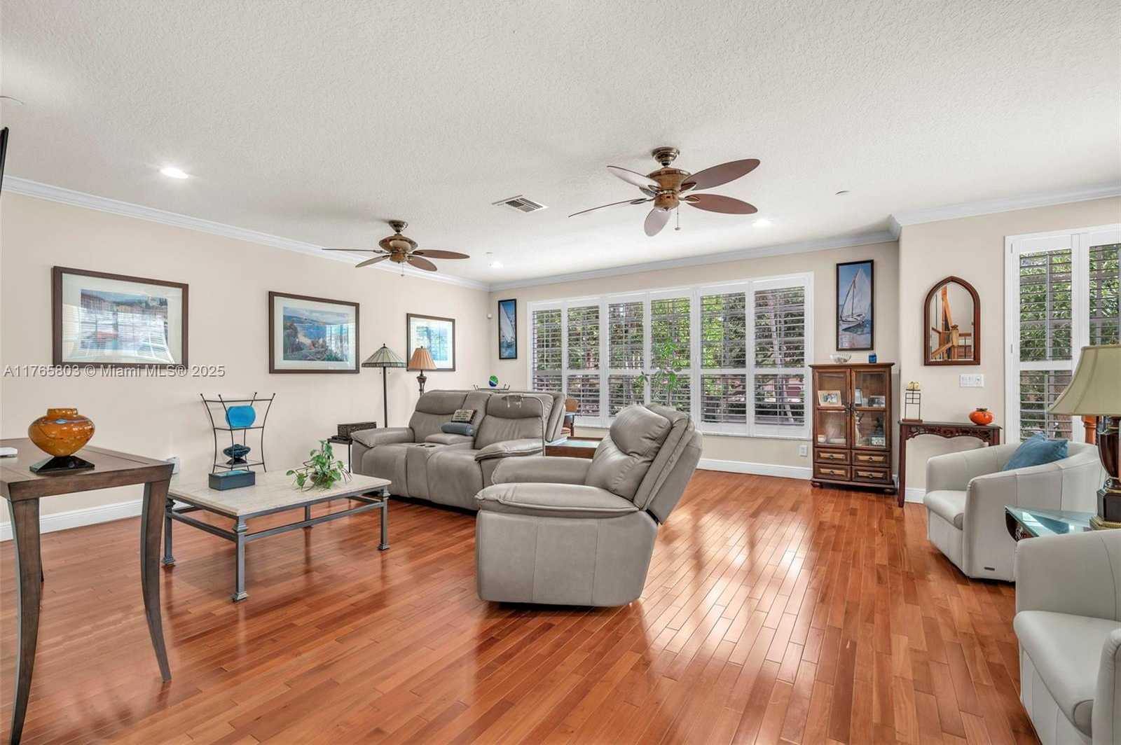 Small Image of 616 NE Venezia Ln, Boca Raton, FL 33487, USA Number 17