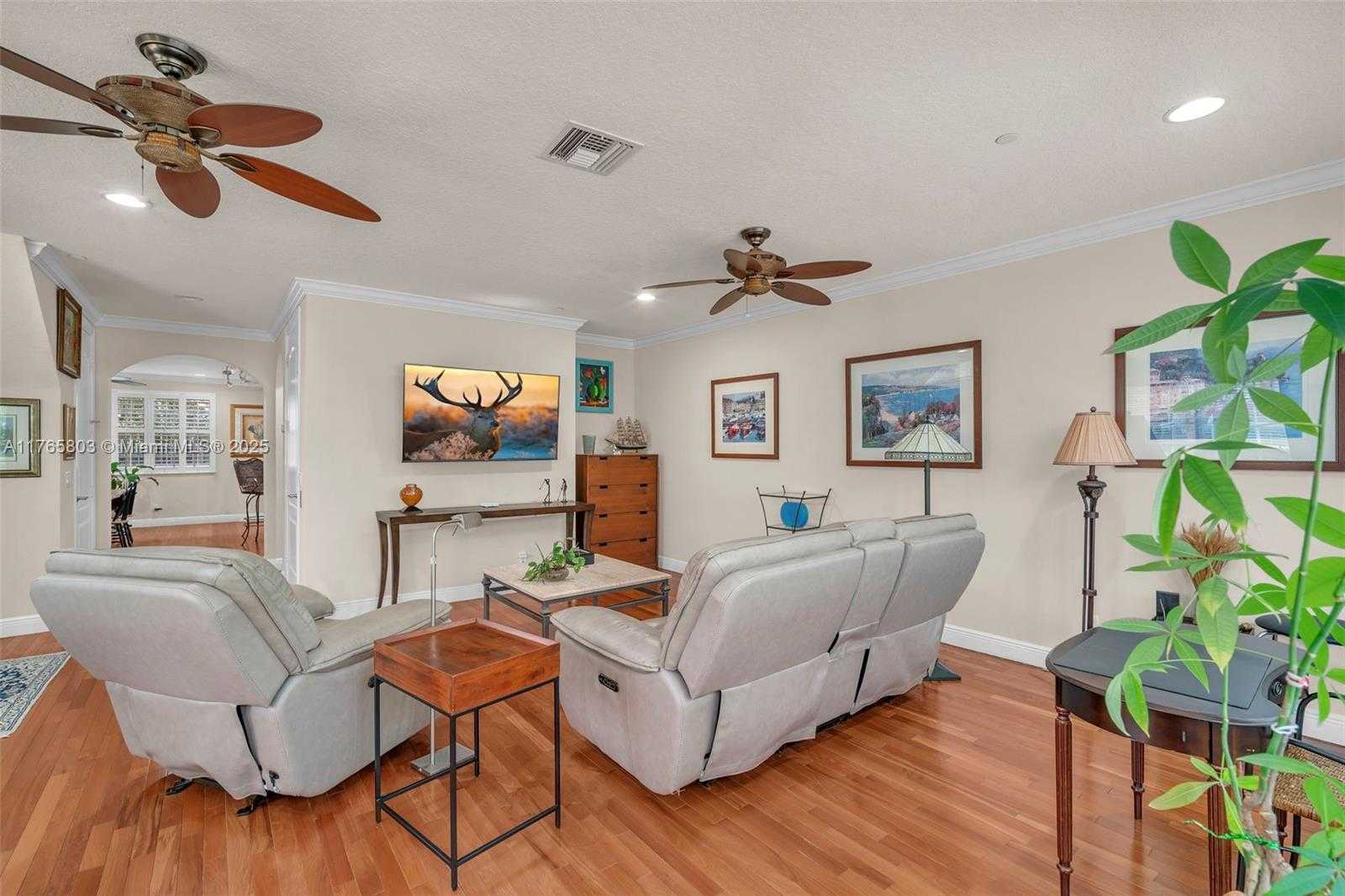 Small Image of 616 NE Venezia Ln, Boca Raton, FL 33487, USA Number 22